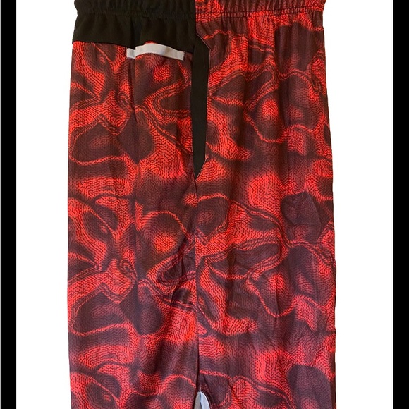 And 1 NWT Men’sBoy’s Basketball Shorts Red/Grey/Black Sz L 11” Inseam Drawstring - Picture 2 of 9